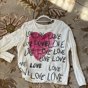 Magnolia Pearl Amor Amor viggo tee